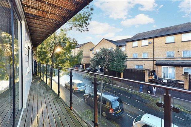  Image of 2 Bedroom Flat Share  To Rent at canary wharf